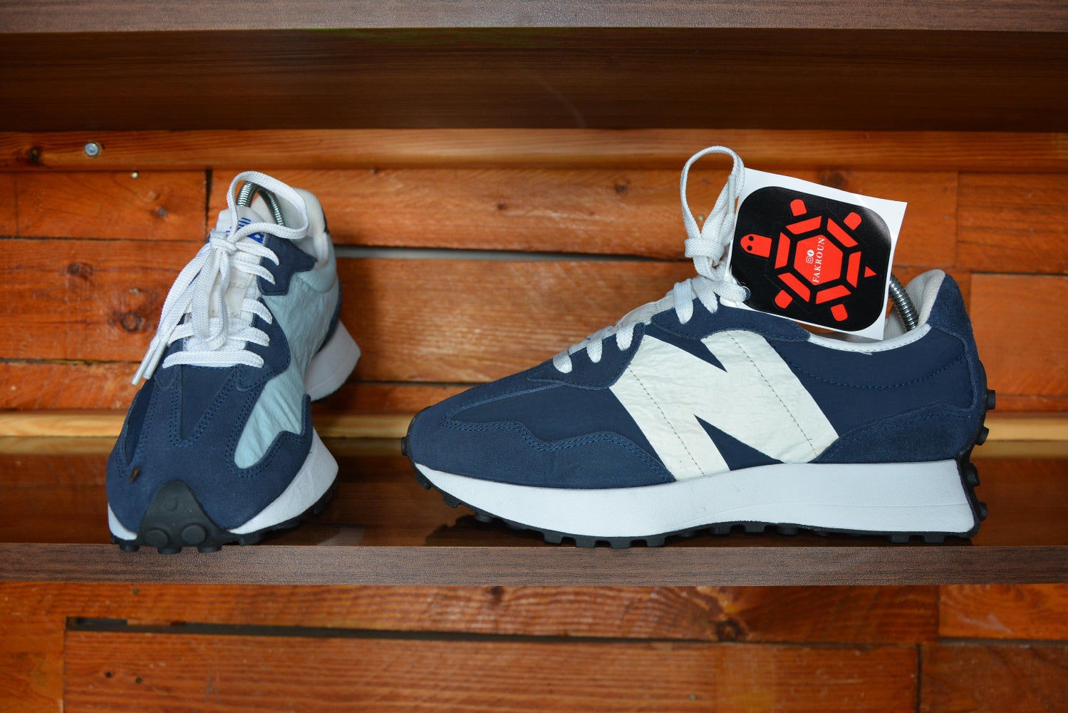 New Balance 327
Navy