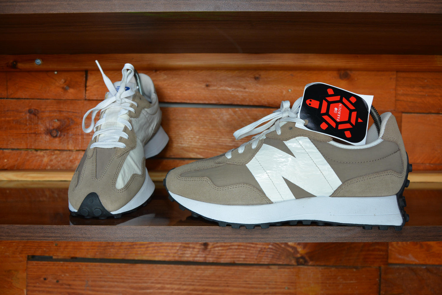 New Balance 327 Champignon Moonbeam