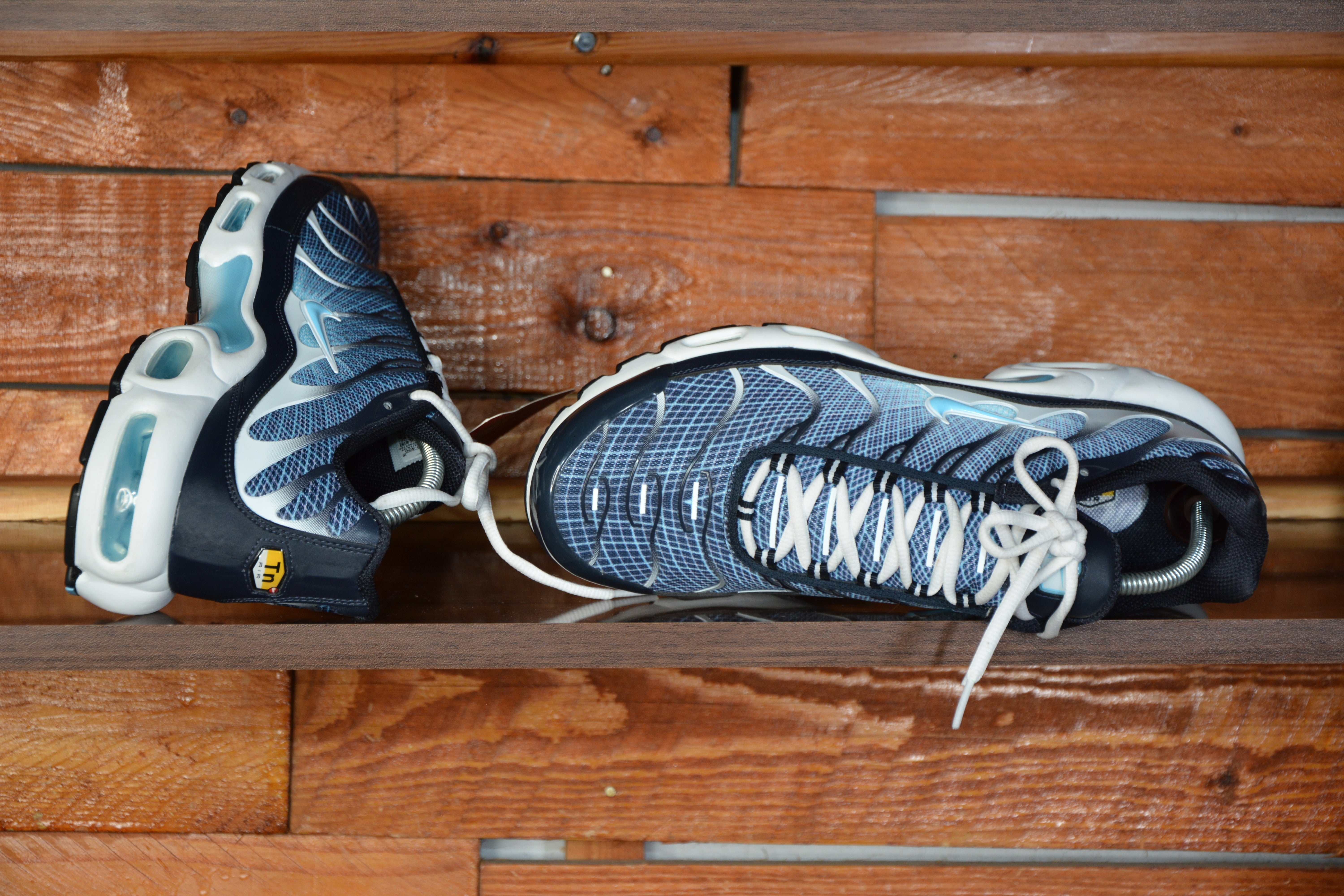 Nike air max plus dark obsidian