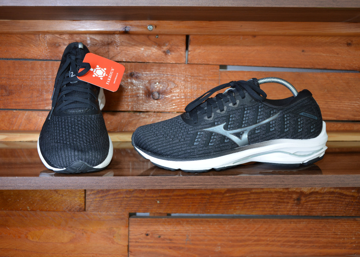 mizuno wave rider 25