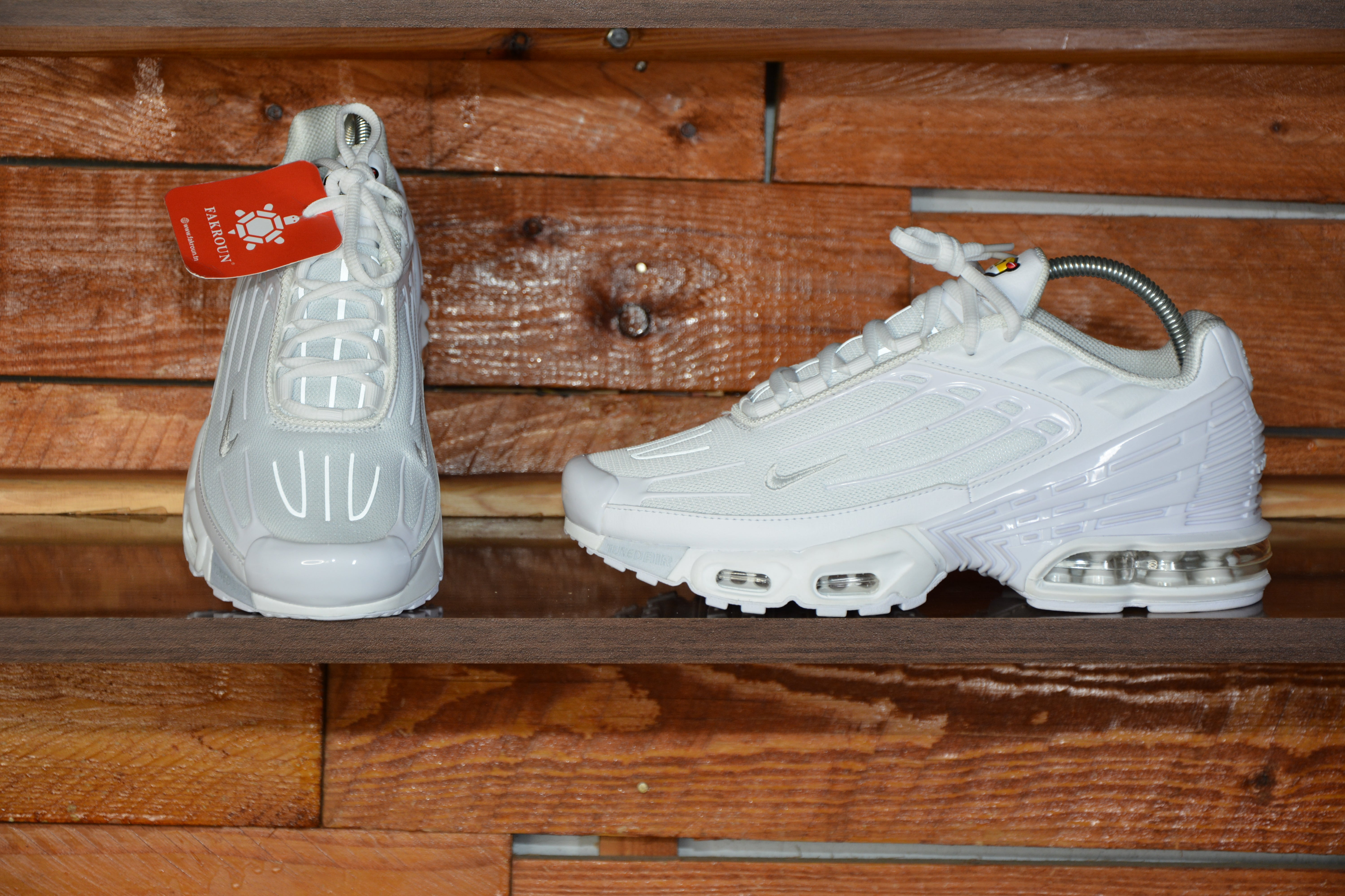 Nike air max plus 3 triple white