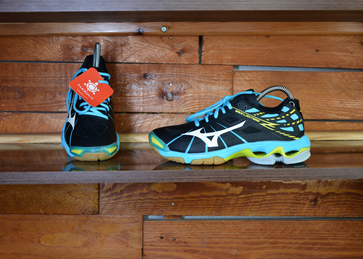 Mizuno wave lightning