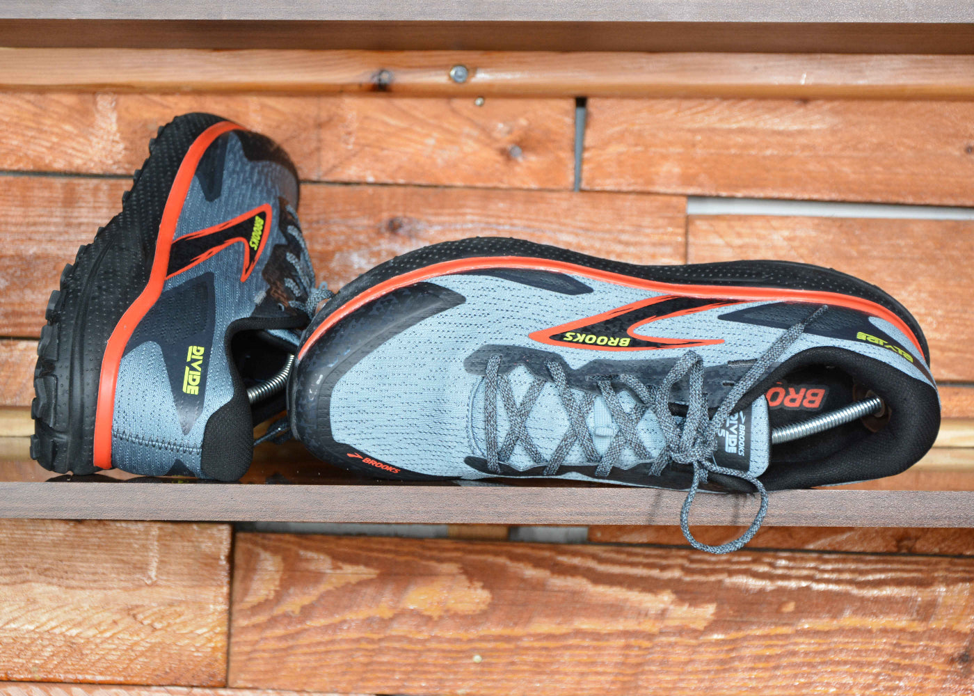 Brooks mens divide 5 trail