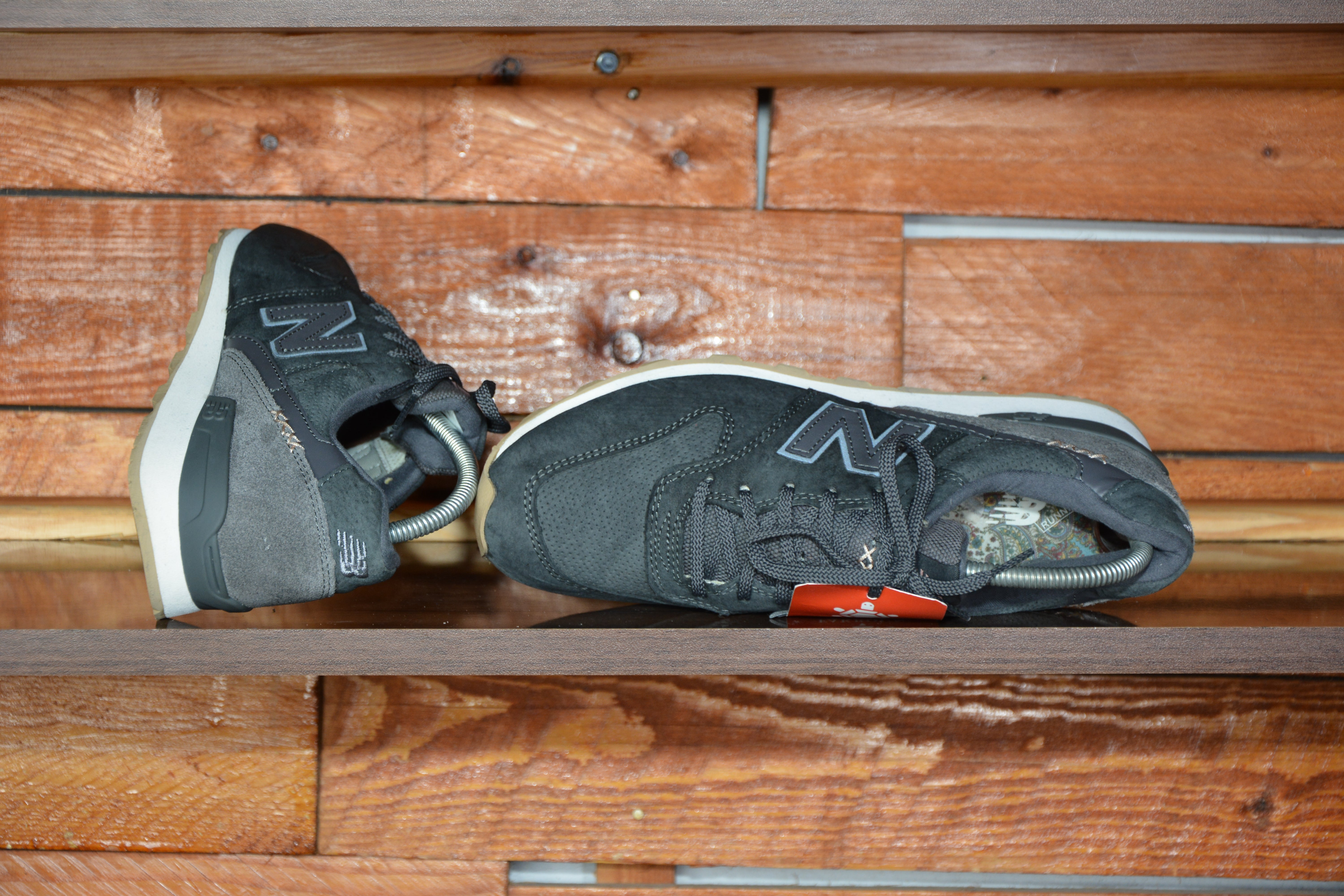 New balance 696