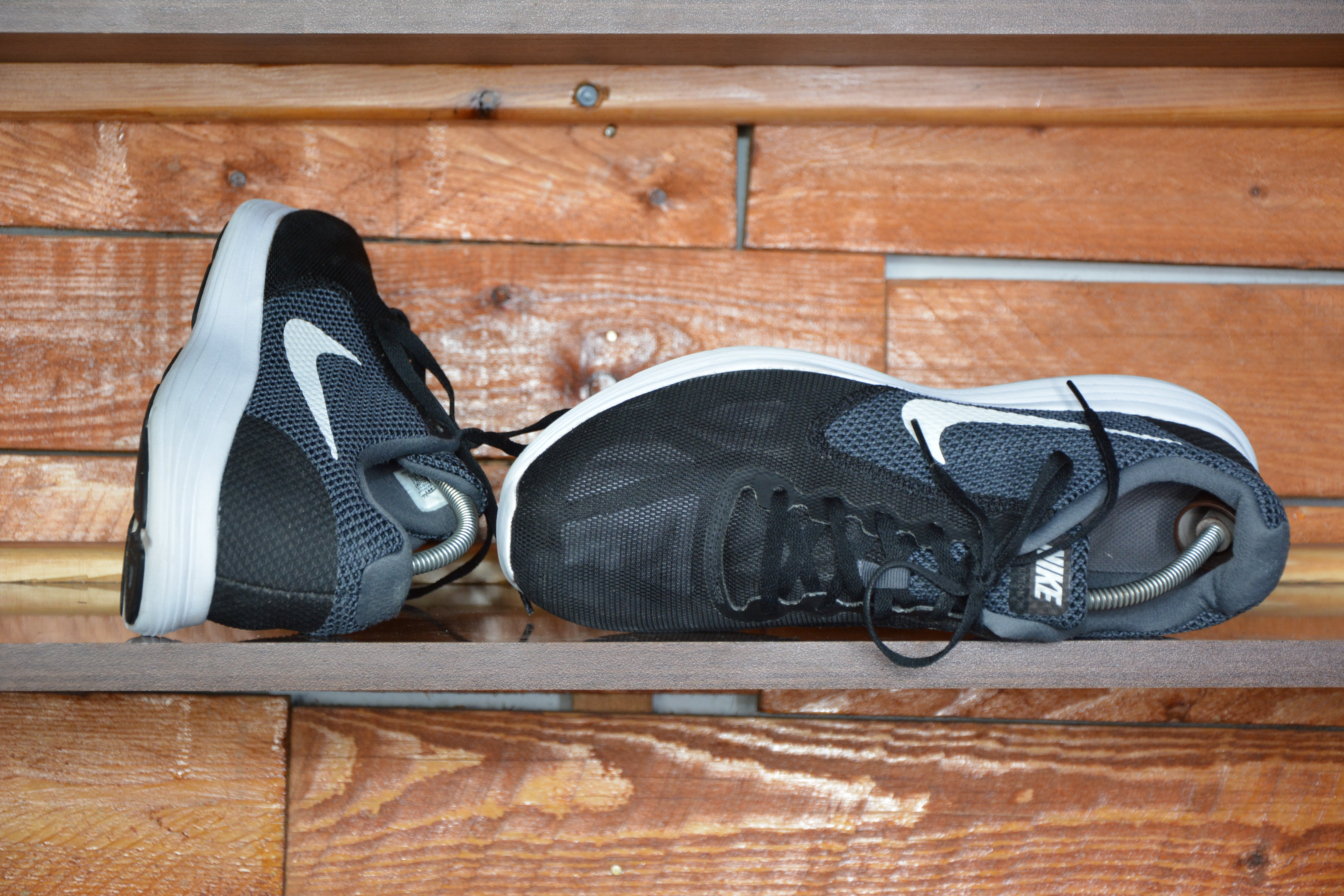 Nike revolution 3