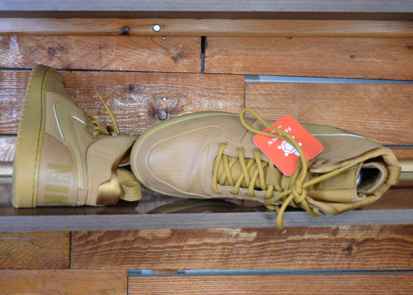 Nike court bourough mid