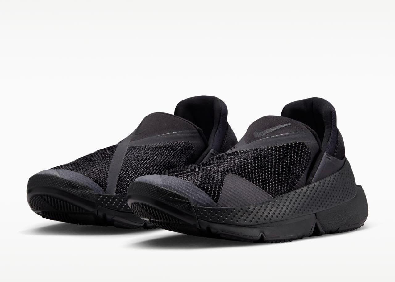 Nike Go FlyEase triple