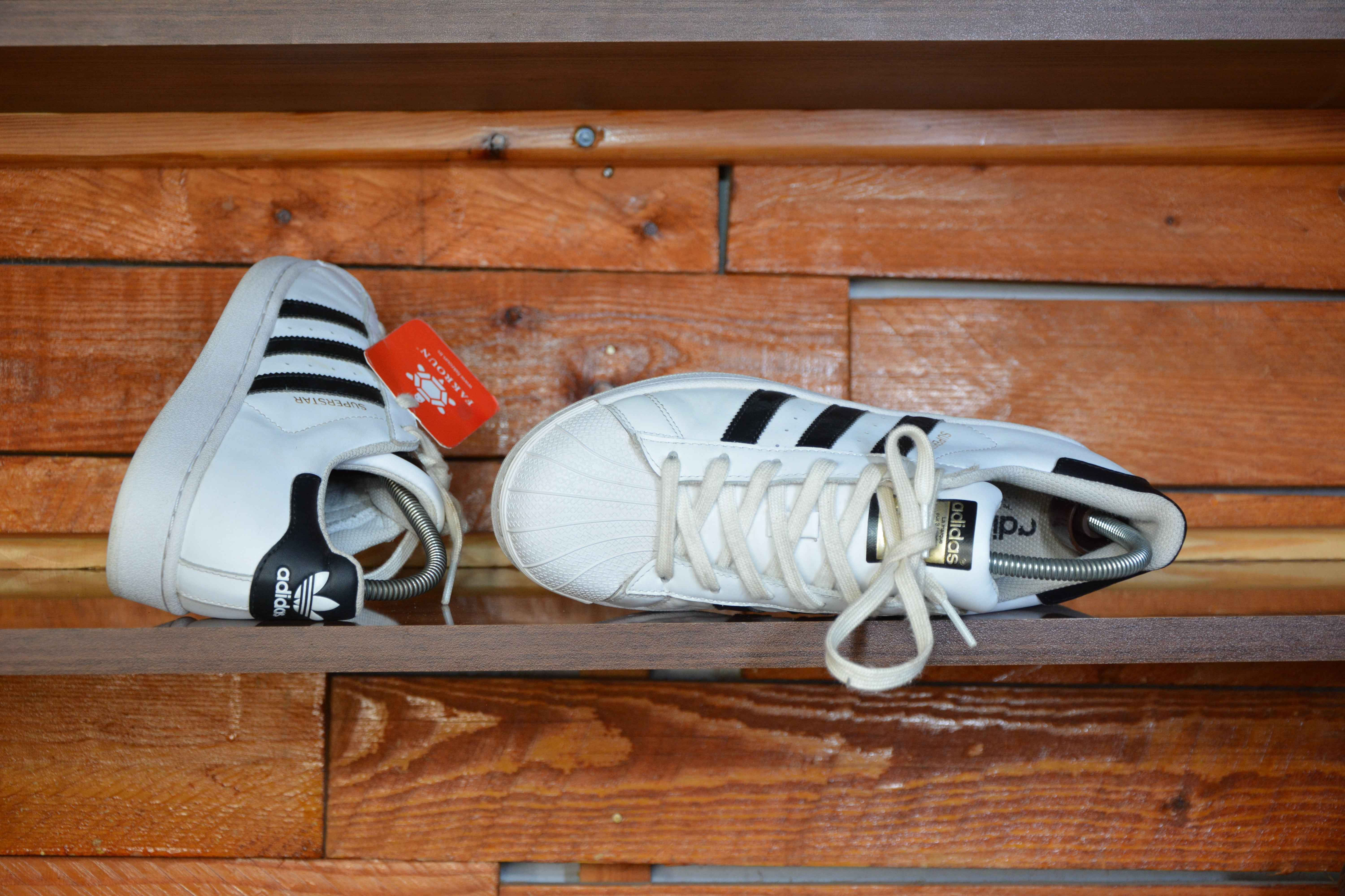 Adidas super star