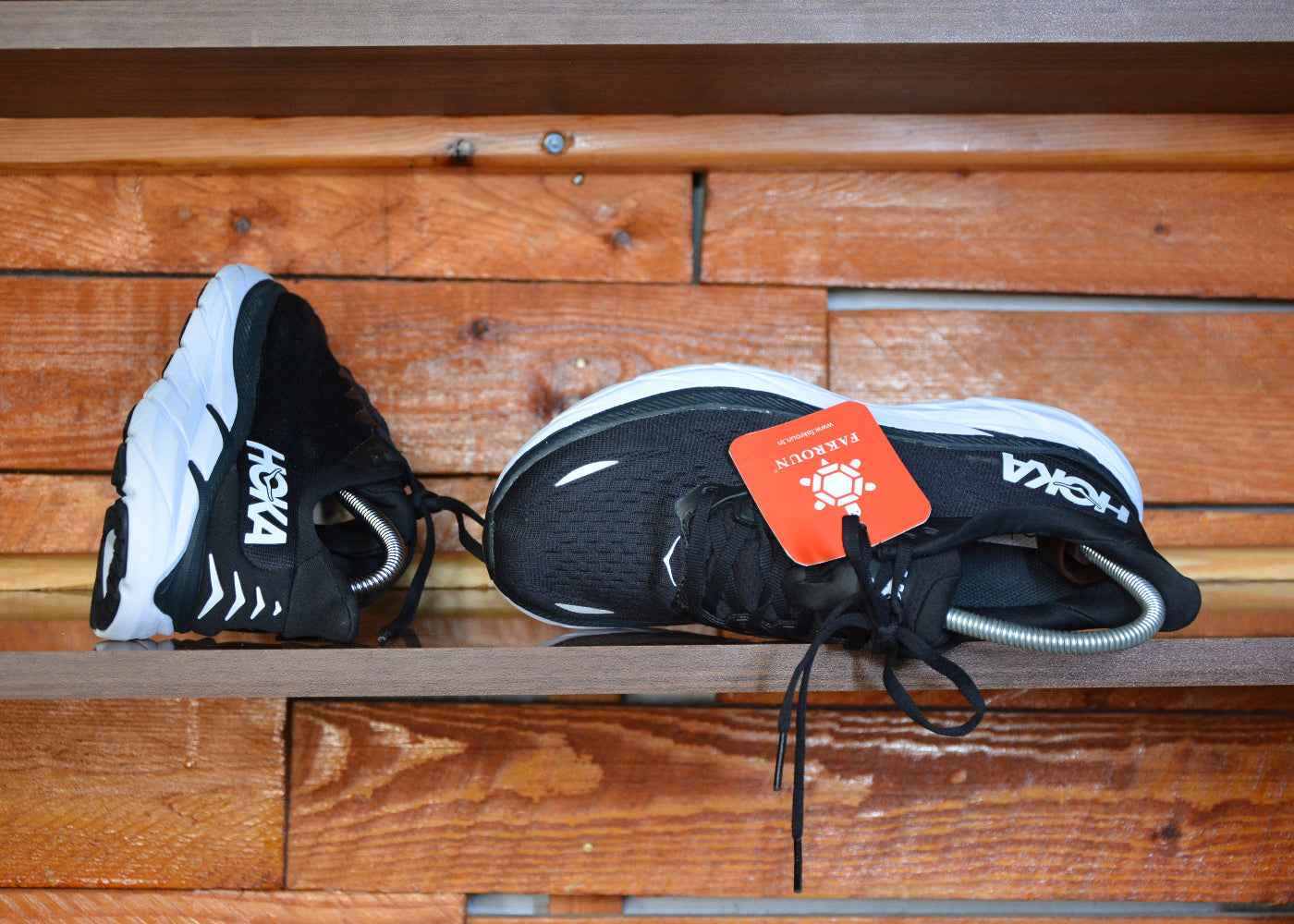 hoka one one
