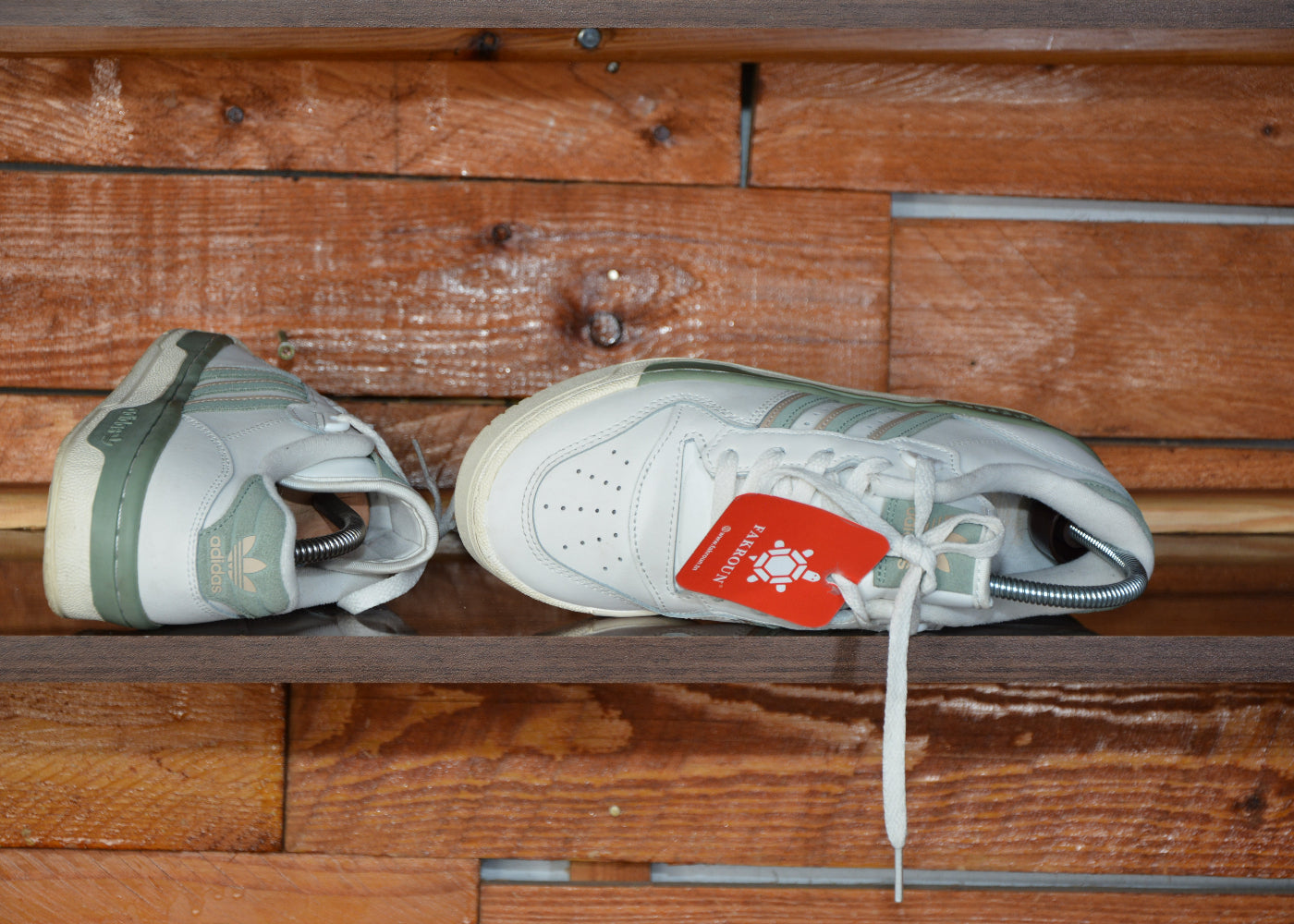 adidas rivarly low