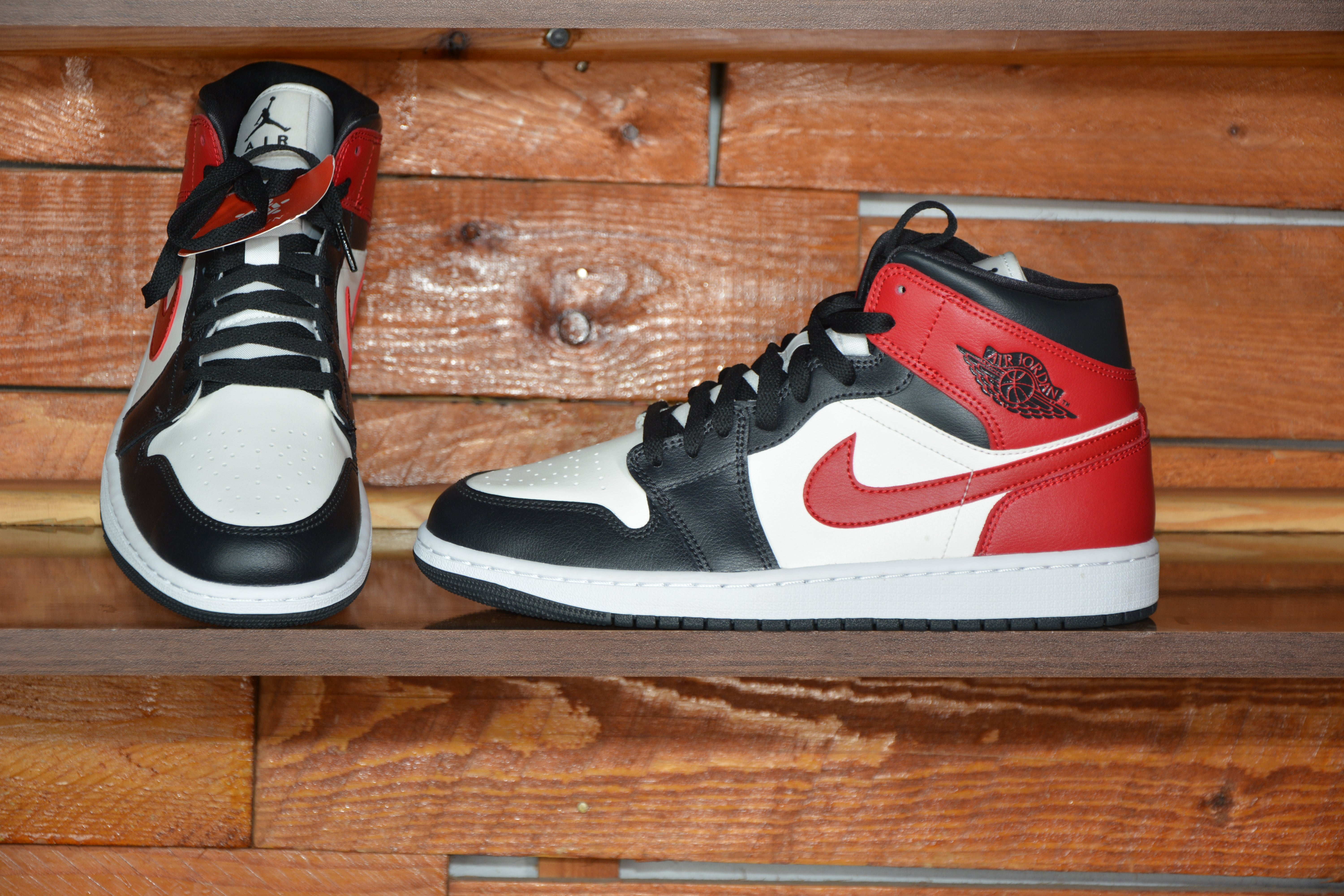 nike air jordan 1 mid fire red