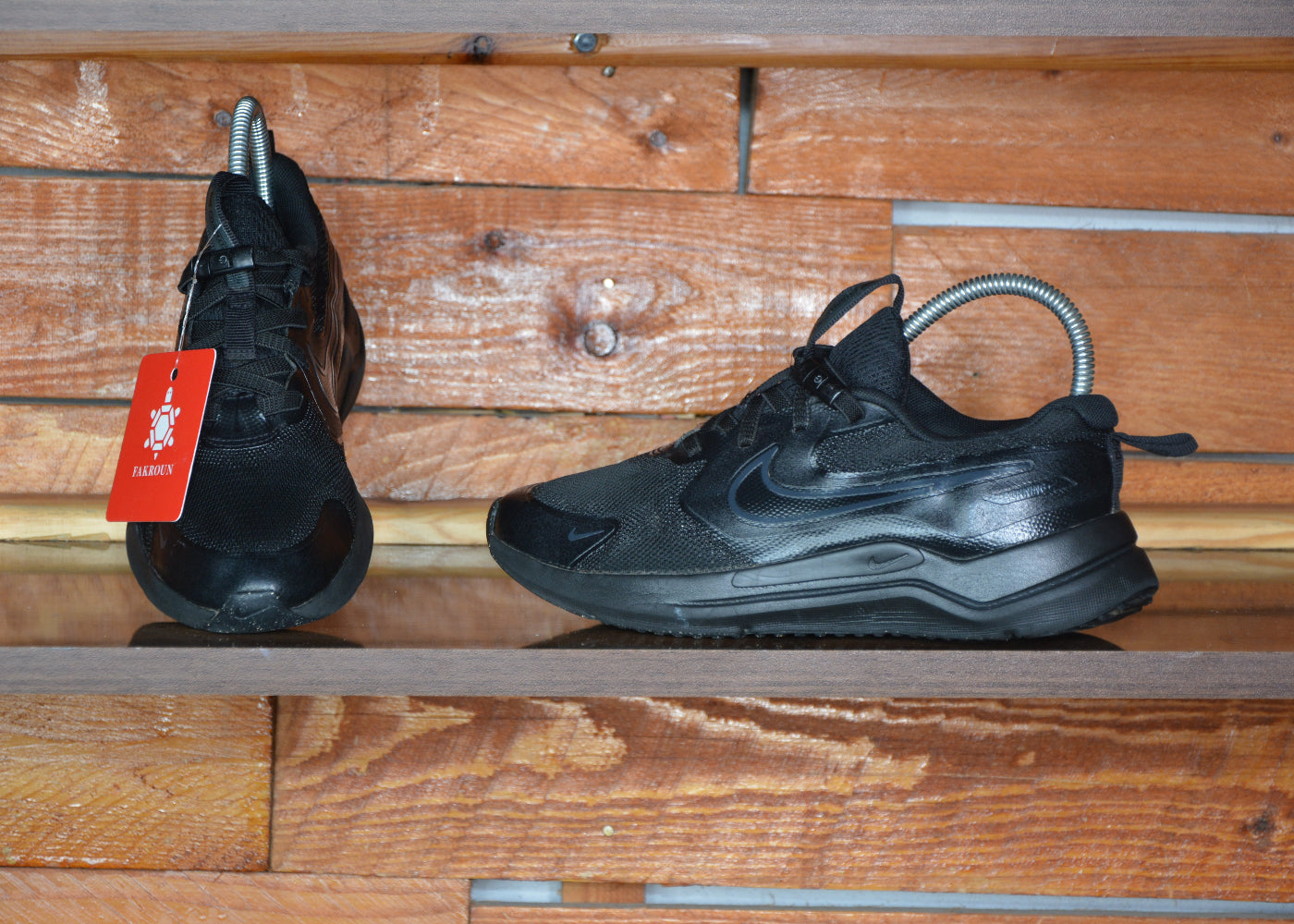nike cosmic runner