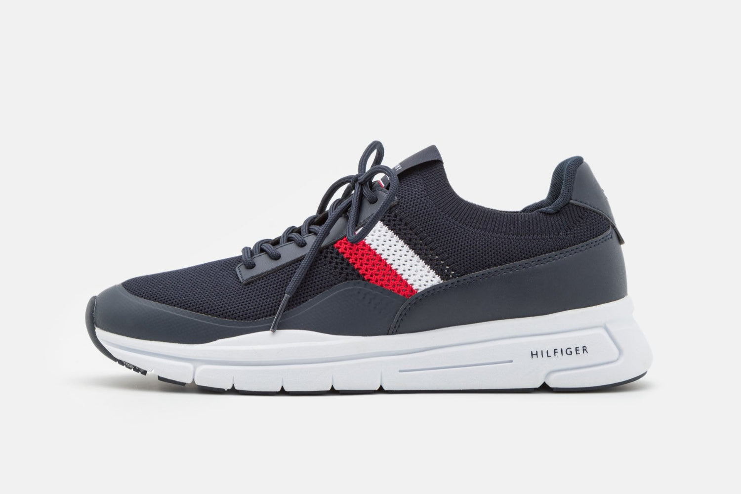 Tommy Hilfiger
PREMIUM LIGHTWEIGHT RUNNER