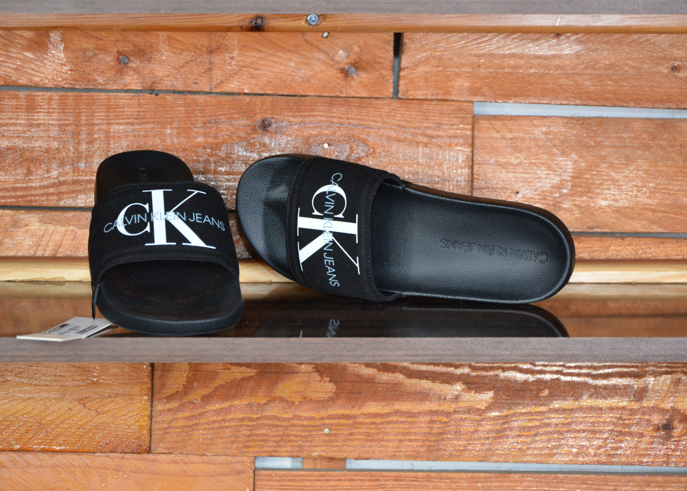 Claquette calvin klein monogram