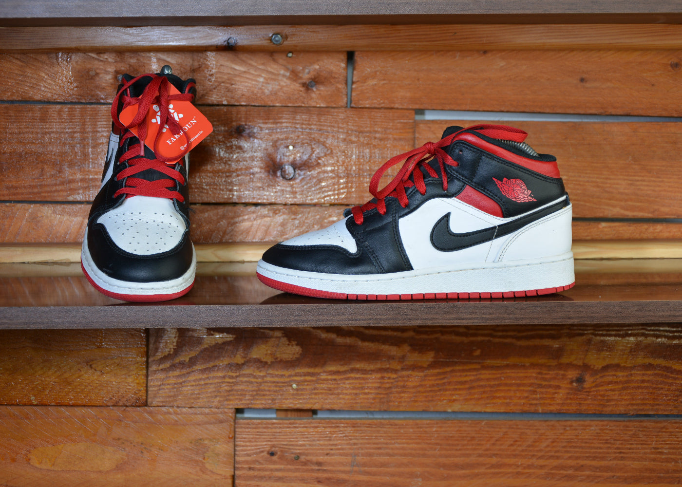 Nike air Jordan 1s mid gs