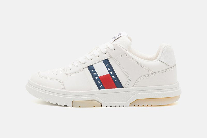 Tommy Jeans
THE BROOKLYN