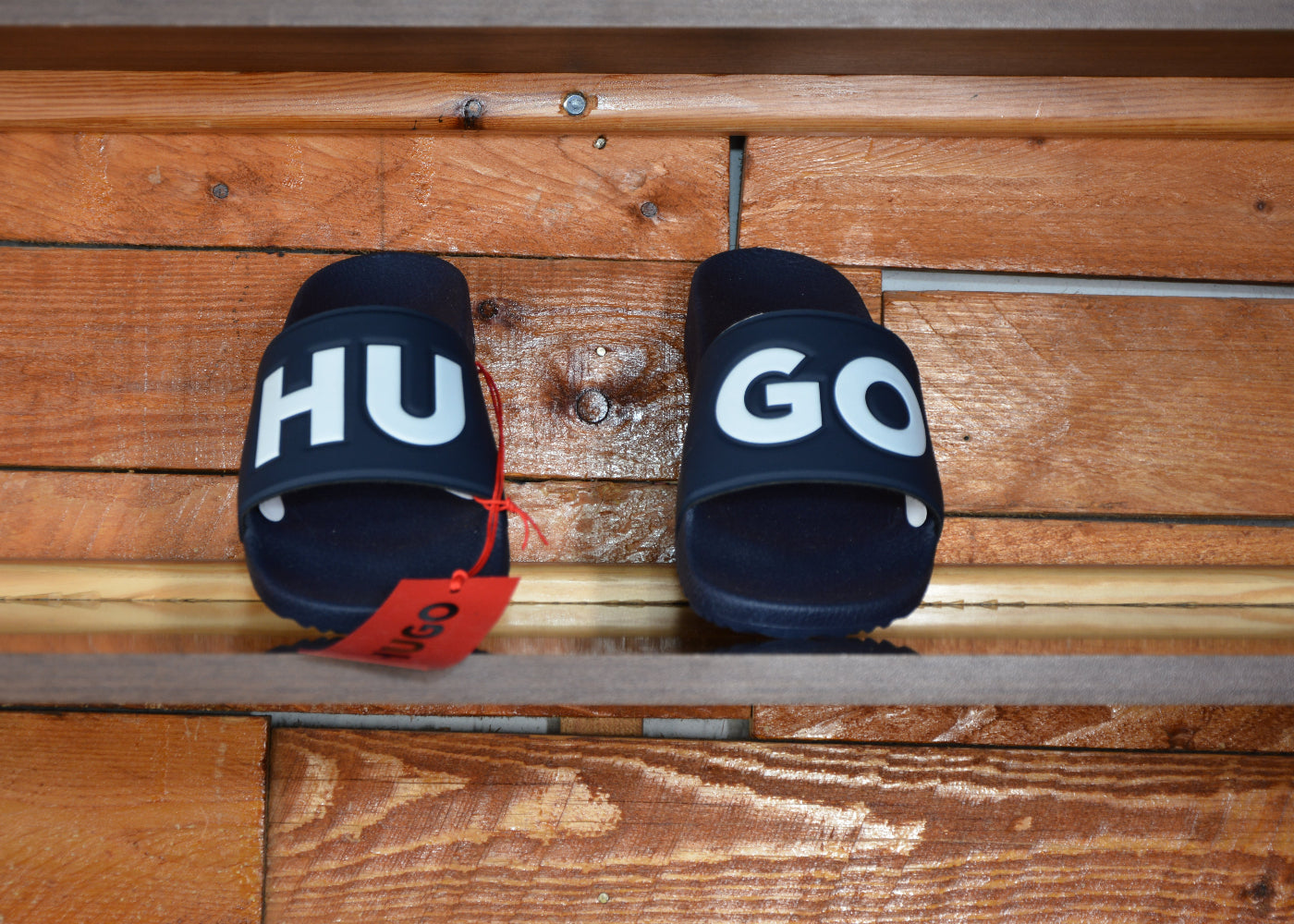 Claquette hugo