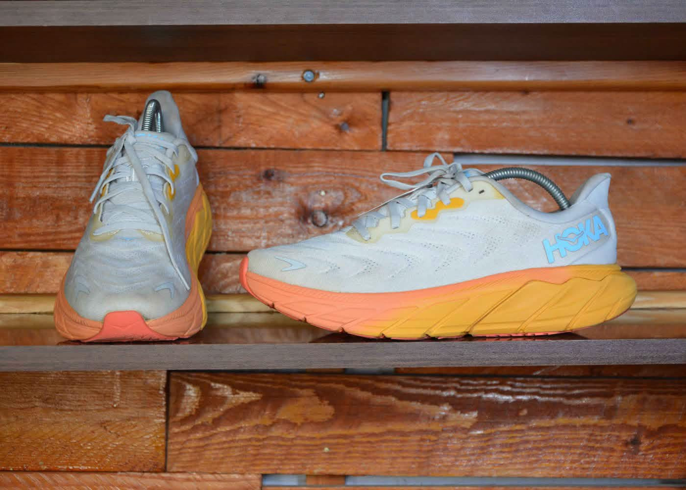 Hoka one one arahi 6