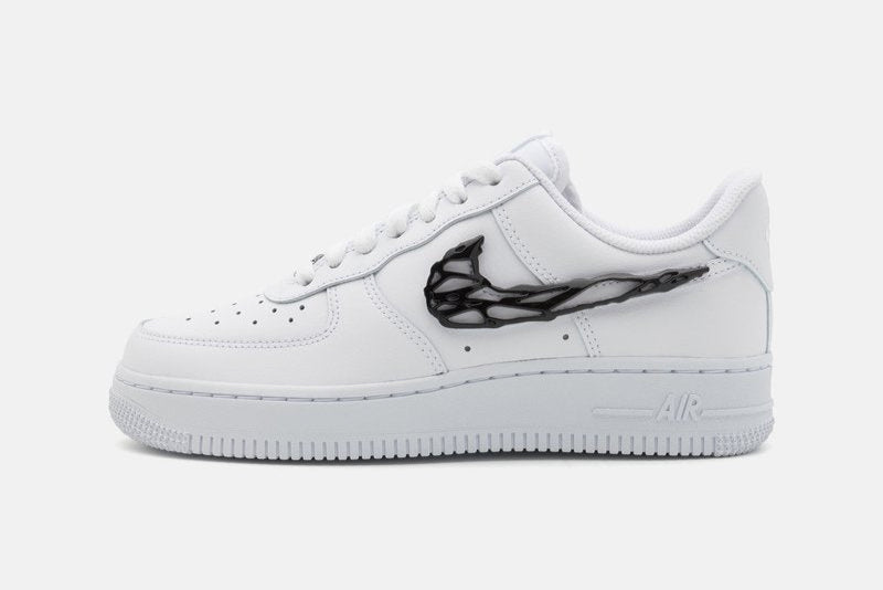Nike AIR FORCE 1 '07 liquid metal swooch