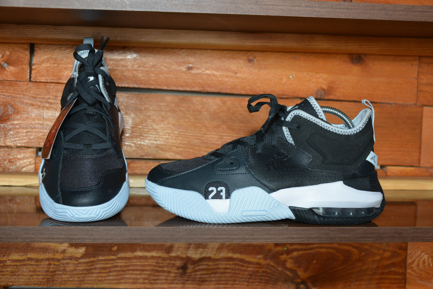 Nike air Jordan stay loyal - FAKROUN