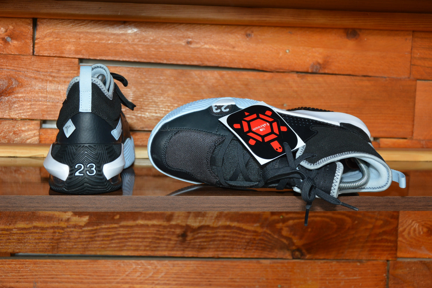 Nike air Jordan stay loyal - FAKROUN