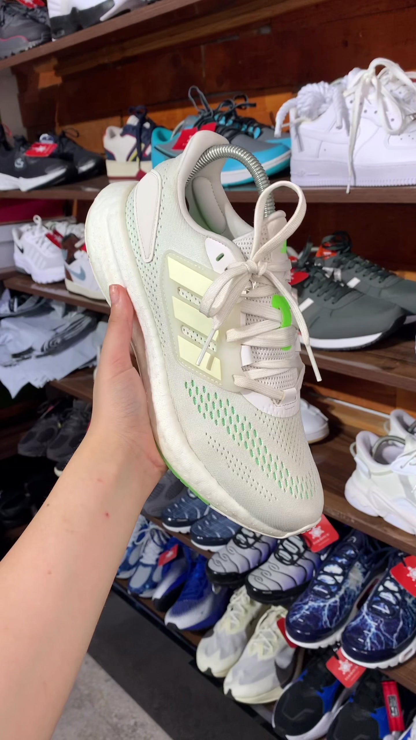 adidas Pure Boost 22