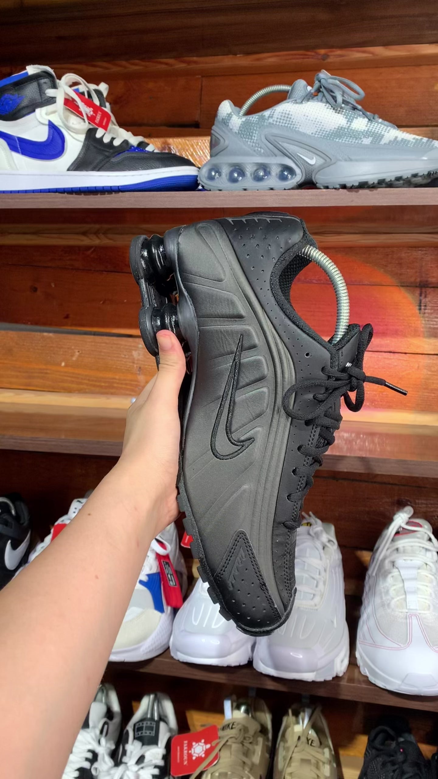 Nike Shox R4